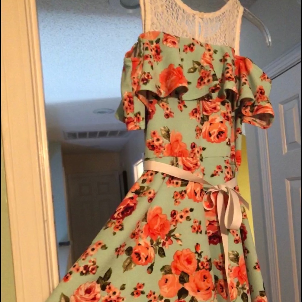 Girls dress